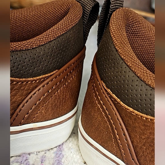 Men's Levi's faux leather sneakers size 8 - Picture 10 of 10